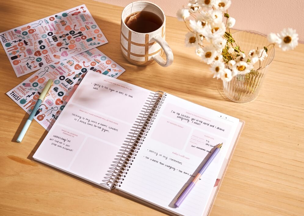 https://images.erincondren.com/Inspiration_Center_Media/How_to_Start_Mindfulness_Journaling/How_to_Start_Mindfulness_Journaling_-_improve_your_mood_and_well-being.jpg?utm_source=chatgpt.com