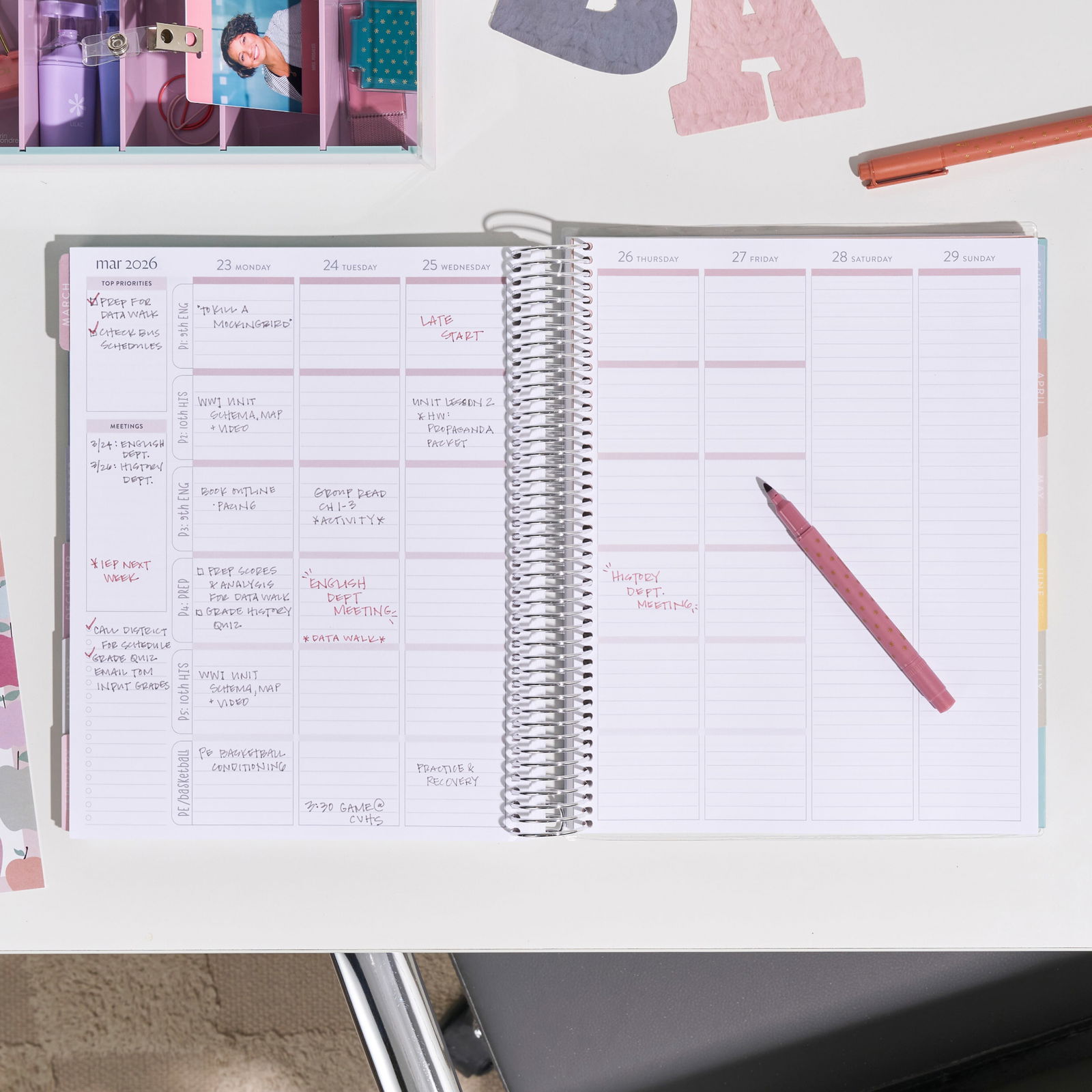 Lesson Planner: A Notebook For Note Everyday Lesson