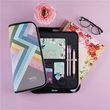 https://images.erincondren.com/Planner_Folios/alt/folio_alt_1.jpg?width=375